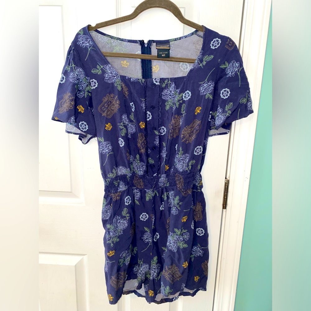 Outlander collection romper sz M